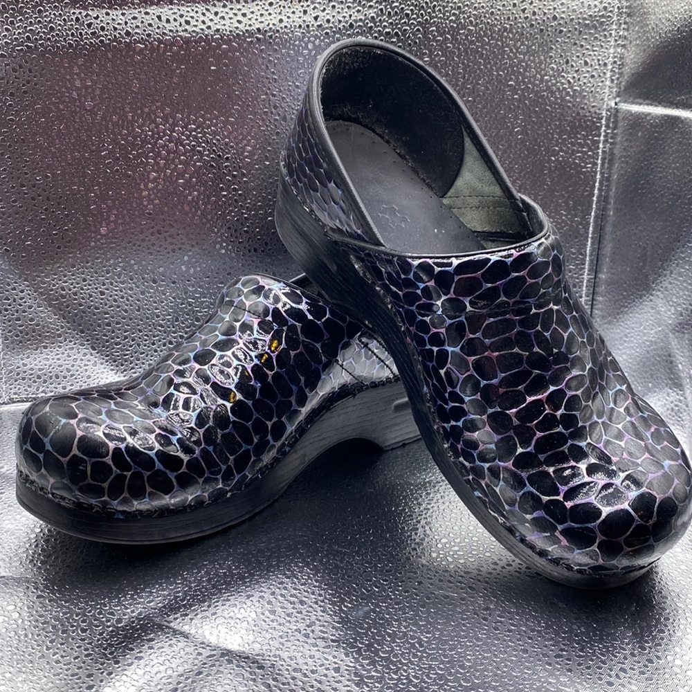 Dansko 41 professional style clogs